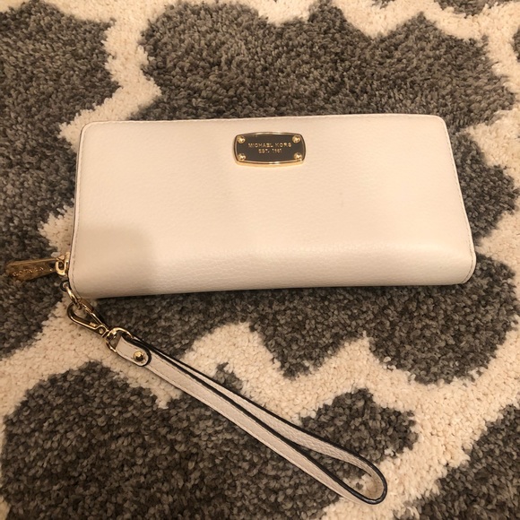 Michael Kors Wrist Wallet - Picture 6 of 6